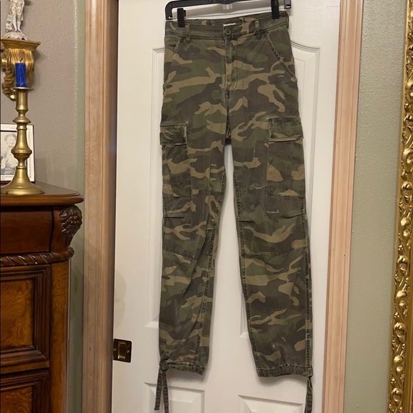 Brandy Melville Camo Pants | Poshmark
